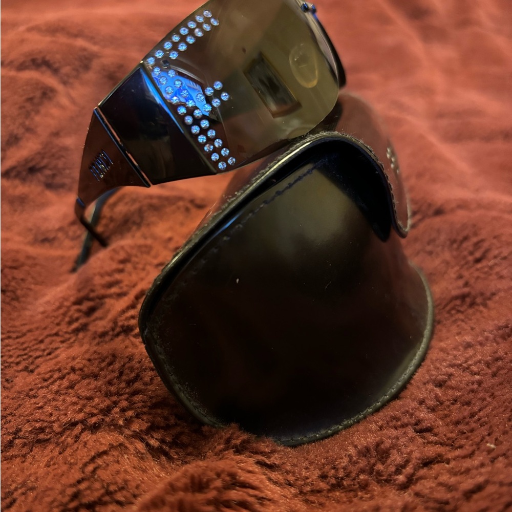 Fendi authentic Black Acetate FS315R
Crystal Embellished Rectangle
Sunglasses - Picture 9 of 12
